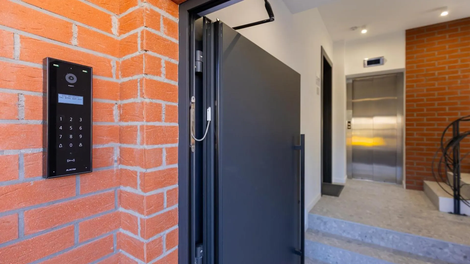Juno New Boutique Building Apartment With Private Parking ブカレスト