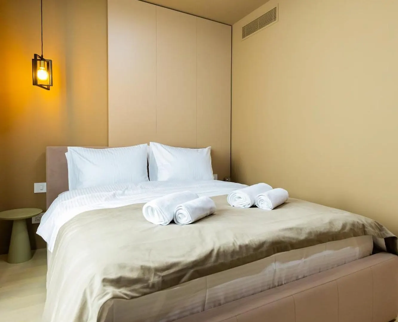 Juno New Boutique Building Apartment With Private Parking ブカレスト