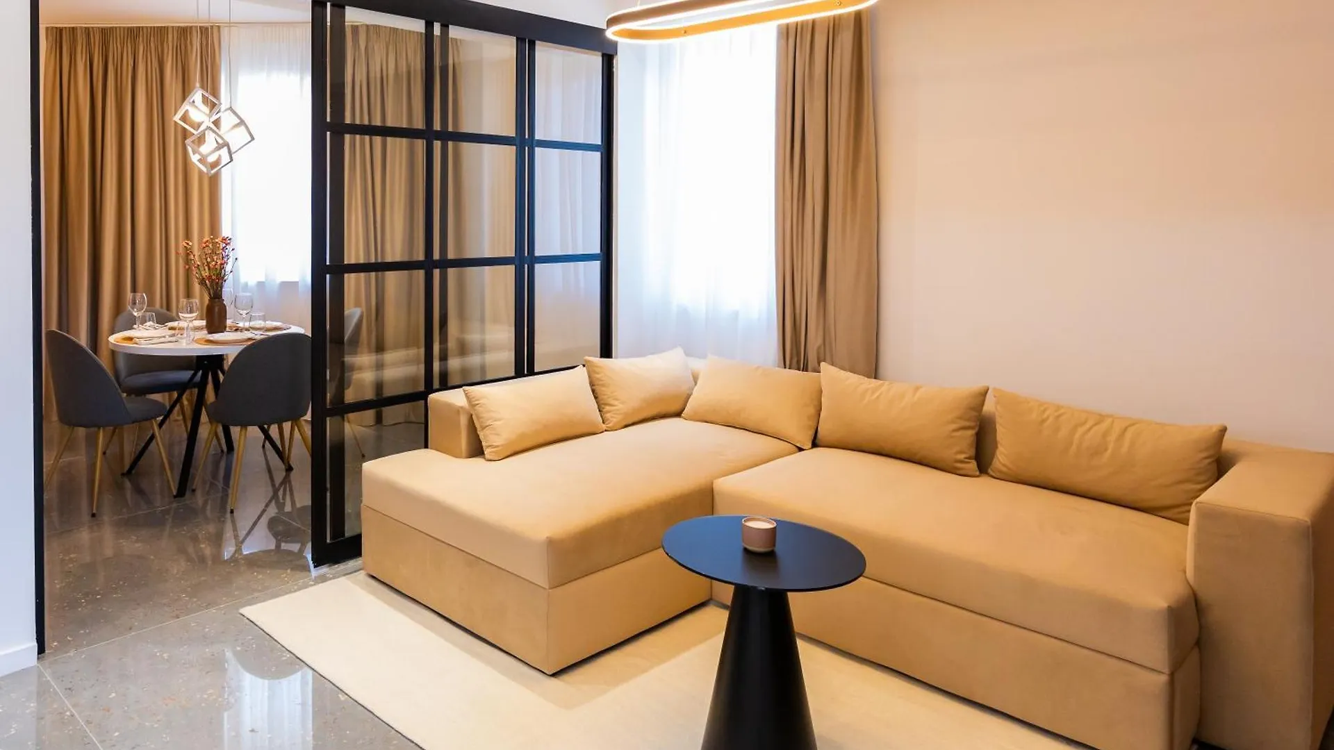 Juno New Boutique Building Apartment With Private Parking ブカレスト