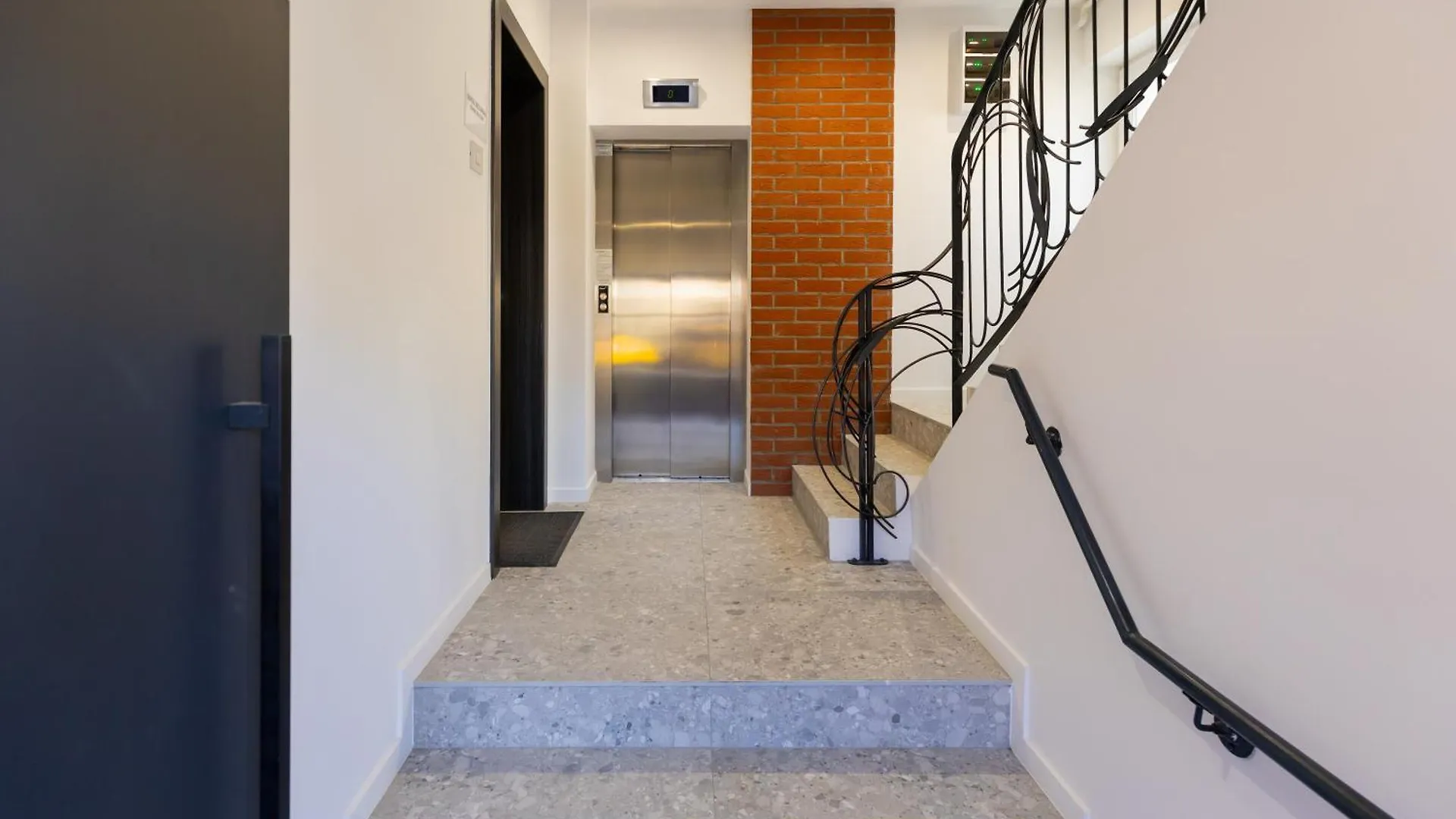 Juno New Boutique Building Apartment With Private Parking Bükreş