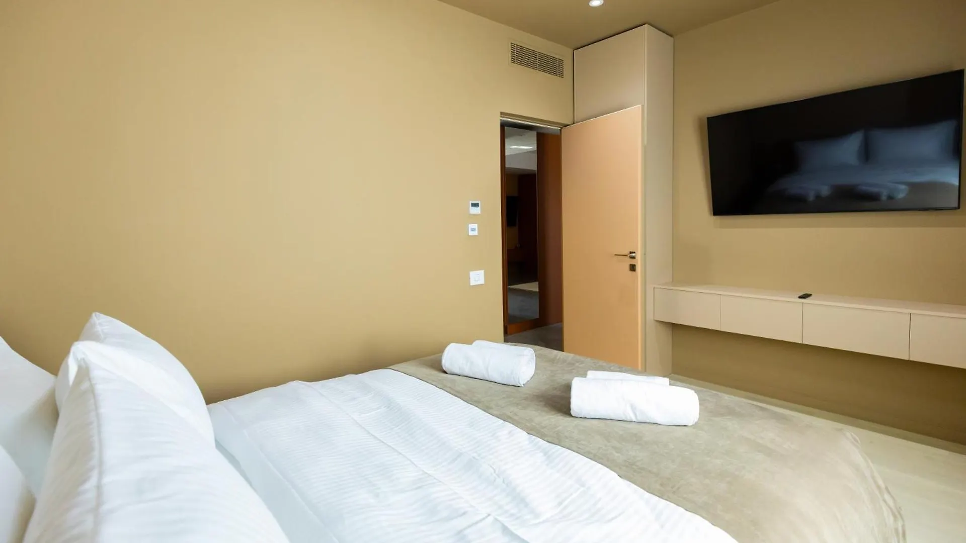 Juno New Boutique Building Apartment With Private Parking Bükreş 0*,